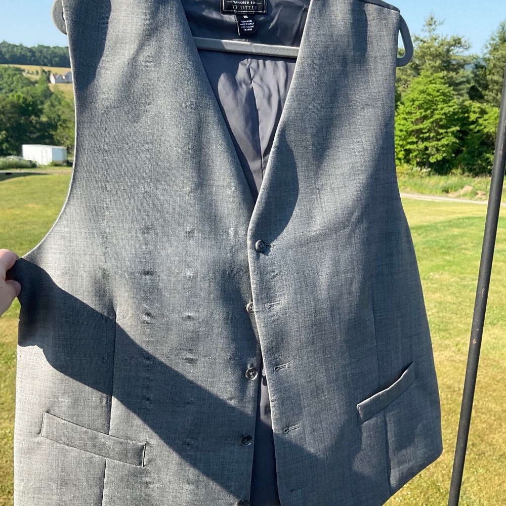 Jos a bank vest